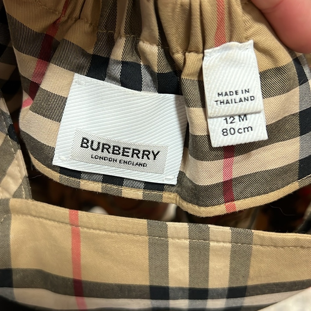 Classic burberry dress - Picture 2 of 2
